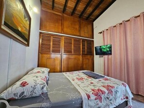 1 bedroom, WiFi, bed sheets