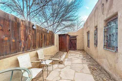 Inviting Remodeled Guest House in Central Nob Hill