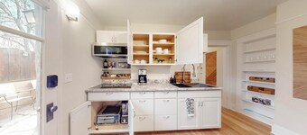 Inviting Remodeled Guest House in Central Nob Hill