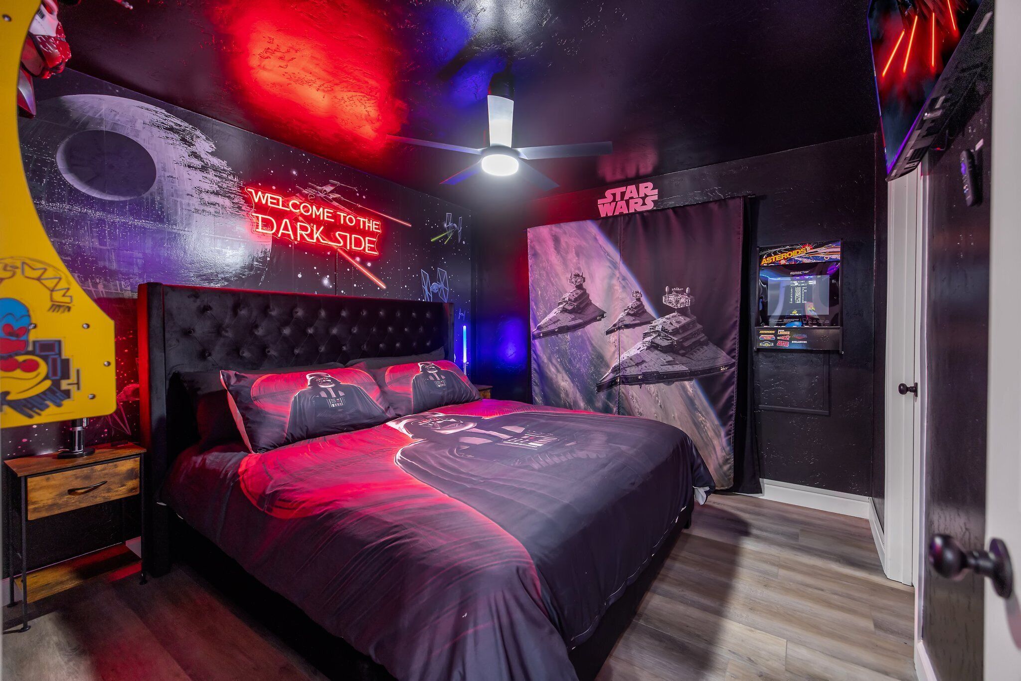 2 makuuhuonetta, silitysrauta/-lauta, Wi-Fi, vuodevaatteet