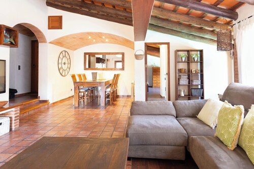 Bel House: A Fantastic Property in the Exclusive Res.Begur Development  