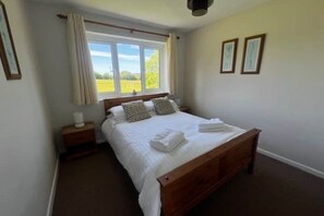 2 bedrooms, Internet, bed sheets - Holly at Moorhead Country Holidays near Clovelly North Devon (Bideford)