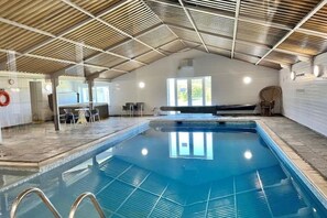 Piscina interna, piscina aquecida