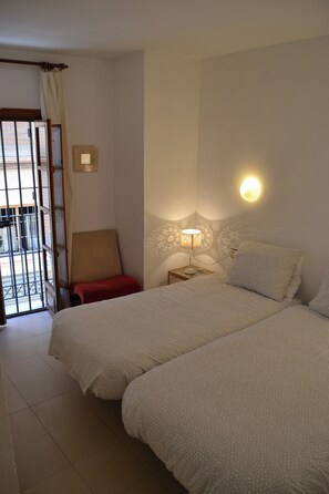 2 bedrooms, iron/ironing board, WiFi, bed sheets - Complete apartment - City Center - Arenal (Sevilla)