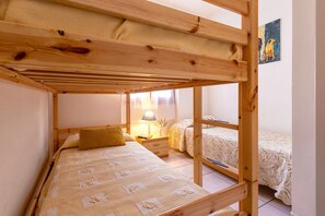 2 bedrooms