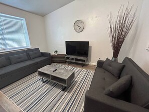 Smart TV, offices - Affable A-List! Your home away from home. (Tallahassee)