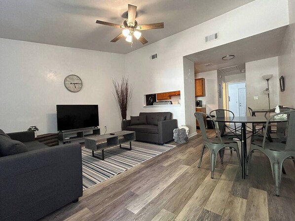 Smart TV, offices - Affable A-List! Your home away from home. (Tallahassee)