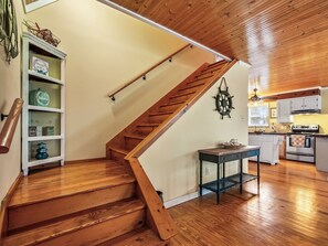 Interior - Relax at Shell Point Beach! Golf cart included! ⛳️ (Crawfordville)