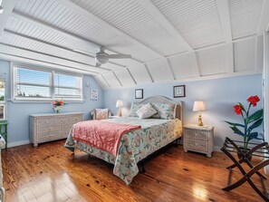 3 quartos, berço de viagem, Wi-Fi de cortesia, roupa de cama
