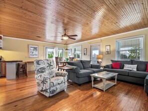 Smart TV - Relax at Shell Point Beach! Golf cart included! ⛳️ (Crawfordville)