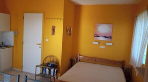 4 bedrooms, WiFi, bed sheets