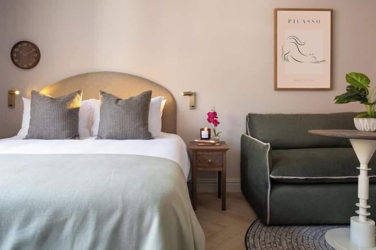 1 bedroom, iron/ironing board, free WiFi, bed sheets