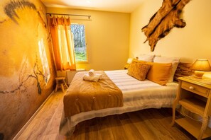 2 bedrooms, desk, travel crib, free WiFi