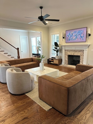 Living area - Charming 4-bedroom Masters Rental house in River Oaks  in quaint Evans (Evans)
