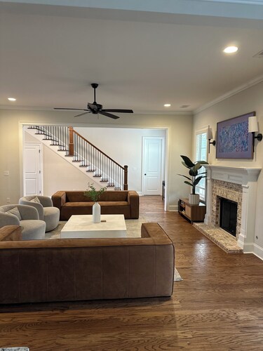 Charming 4-bedroom Masters Rental house in River Oaks  in quaint Evans