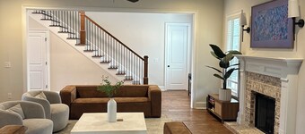 Charming 4-bedroom Masters Rental house in River Oaks  in quaint Evans