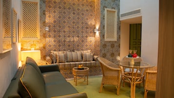 Traditional Suite | 1 bedroom, in-room safe, free WiFi