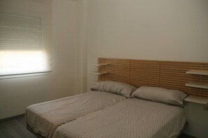 1 makuuhuone, silitysrauta/-lauta, Wi-Fi, vuodevaatteet