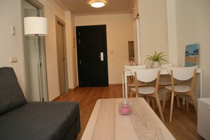 TV - Beautiful apartment 10 min. from downtown Seville (Bormujos)