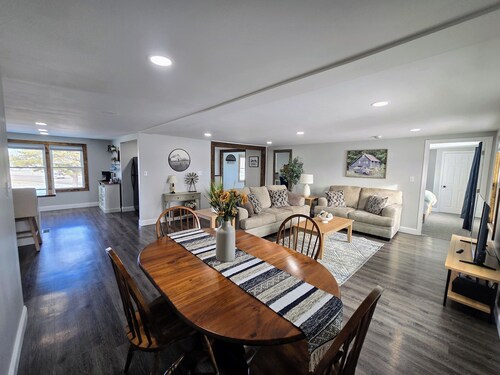 Brand new, spacious 3-bedroom apartment close to Ball State and IU Health.