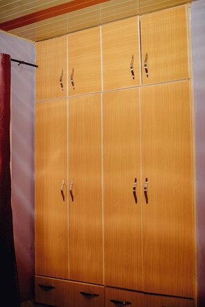 Wardrobe - Prestige villa palace (Kigali)
