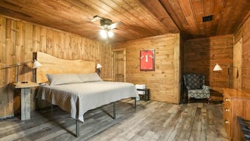 6 bedrooms, WiFi (free), bed sheets