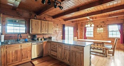 Pioneer Lodge | Hocking Hills, Sleeps 15, Hot Tub