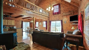 Télévision, cheminée, baby-foot