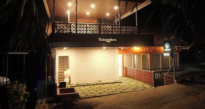 Bougainvillea Homestay-Luxurious 5-bedroom house in Munnar