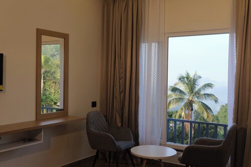 Bougainvillea Homestay-Luxurious 5-bedroom house in Munnar