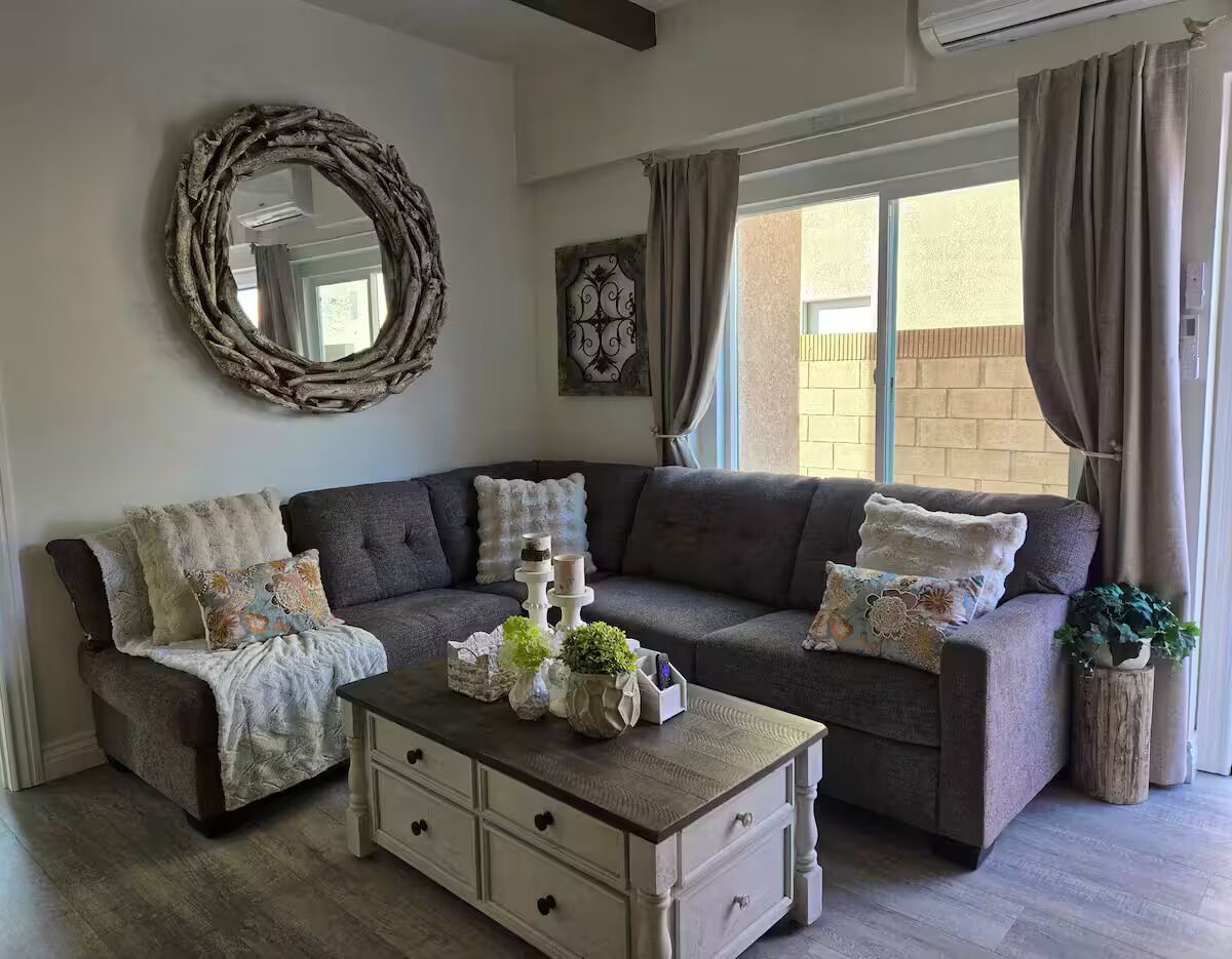 Een smart-tv en een open haard