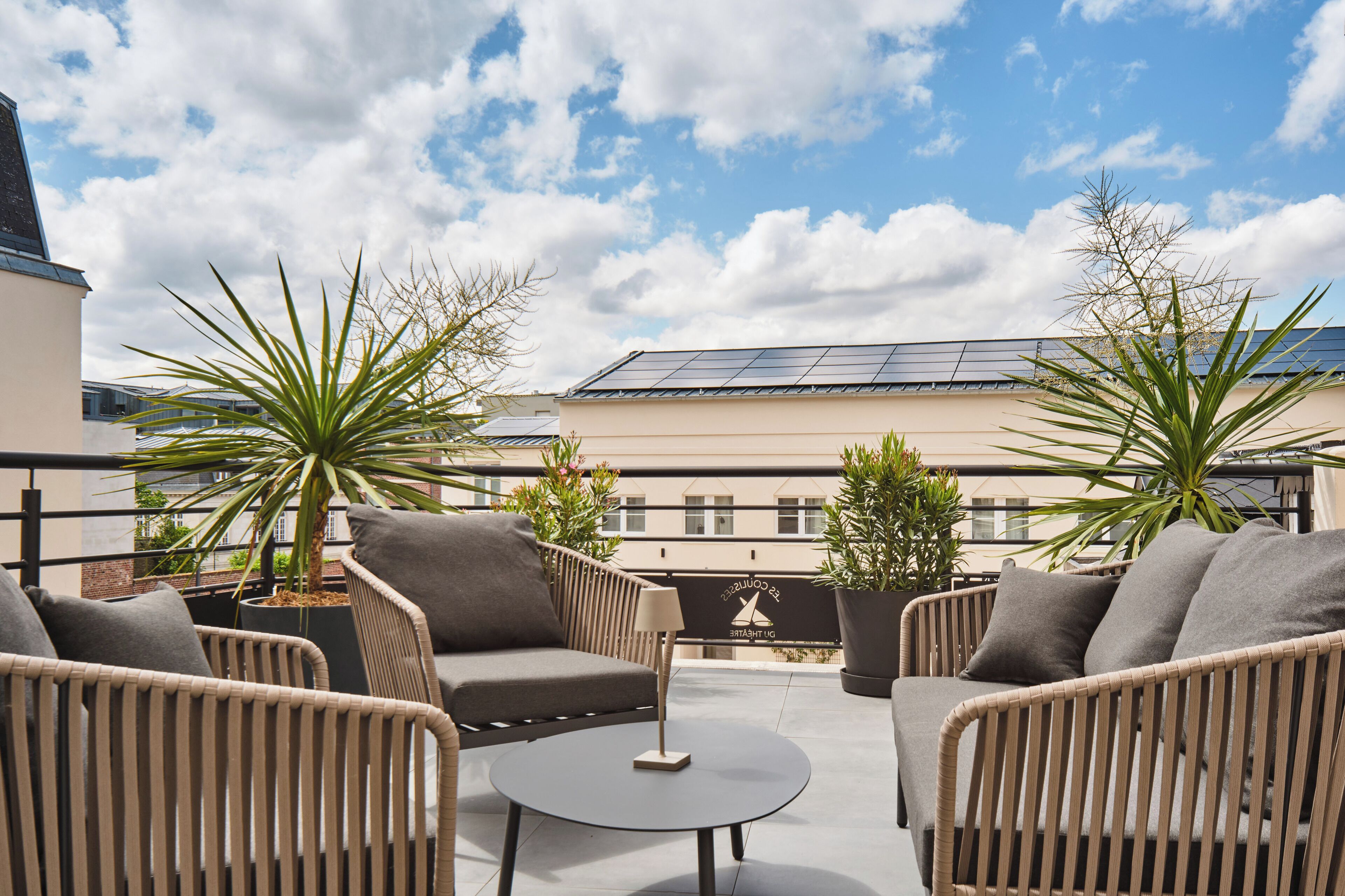 Panorama tweepersoonskamer, uitzicht op de binnenplaats | Terras