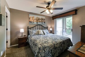 2 makuuhuonetta, silitysrauta/-lauta, vauvan matkasänky, ilmainen Wi-Fi