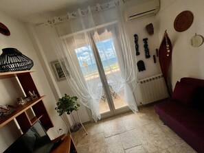 Smart TV, books - Isola delle Femmine Holiday (Isola delle Femmine)