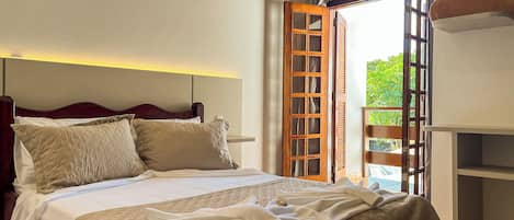 In-room safe, laptop workspace, free WiFi