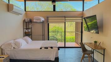 1 bedroom, desk, iron/ironing board, free WiFi