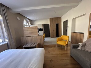 Classic Studio Suite, Hill View | In-room safe, blackout curtains, free WiFi, bed sheets