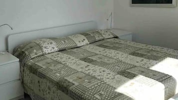 1 Schlafzimmer, BĂŒgeleisen/BĂŒgelbrett, WLAN, BettwĂ€sche