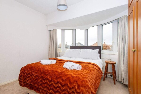 3 bedrooms, free WiFi, bed sheets