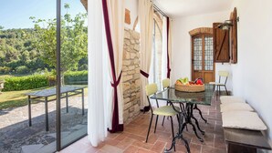 Unclassified image, 3 of 42, button - Villa Le Liscaie [Crete Senesi]. (Asciano)