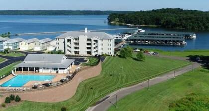 Lakeside Barndominium in Charming Buchanan