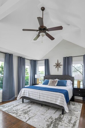 3 bedrooms, iron/ironing board, WiFi, bed sheets