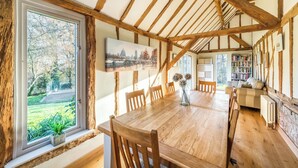 Unclassified image, 2 of 16, button - Luxury Barn With Hot tub (Tonbridge)