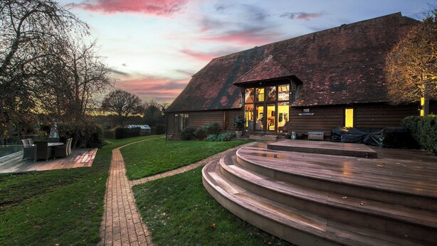 Unclassified image, 1 of 16, button - Luxury Barn With Hot tub (Tonbridge)