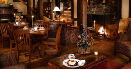 Keystone Lodge Room | Historic Charm & Breakfast