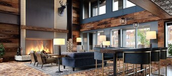Breckenridge Pod Room | King & Twin Beds