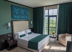 熨斗/熨板、免费婴儿床、折叠床/加床（额外收费）、免费 WiFi