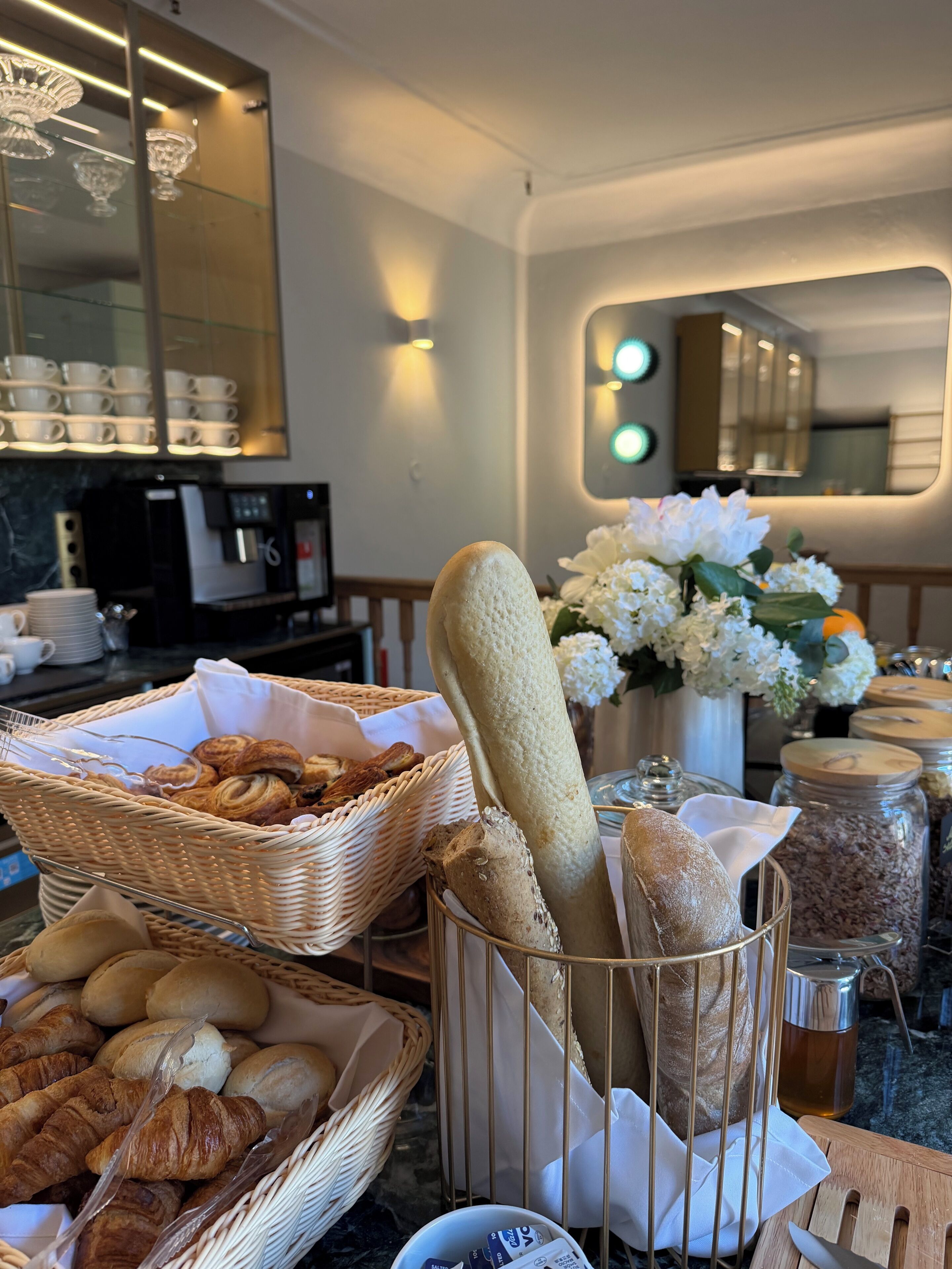Café da manhã com buffet todos os dias mediante uma taxa