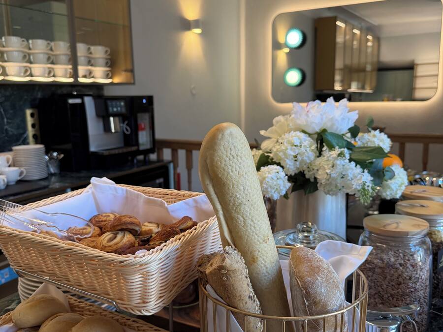 Café da manhã com buffet todos os dias mediante uma taxa