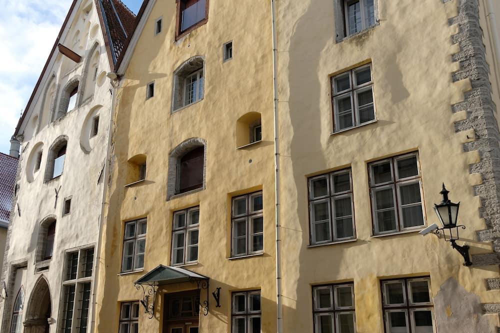 The Three Sisters Hotel